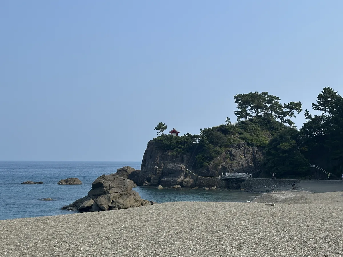 Katsurahama Beach and the Pacific Ocean during a Kochi cruise port tour
